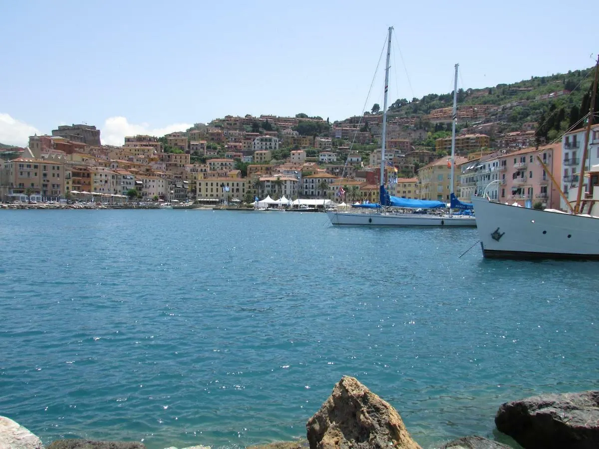 Appartement La Casetta In Piazza Porto Santo Stefano  Italië